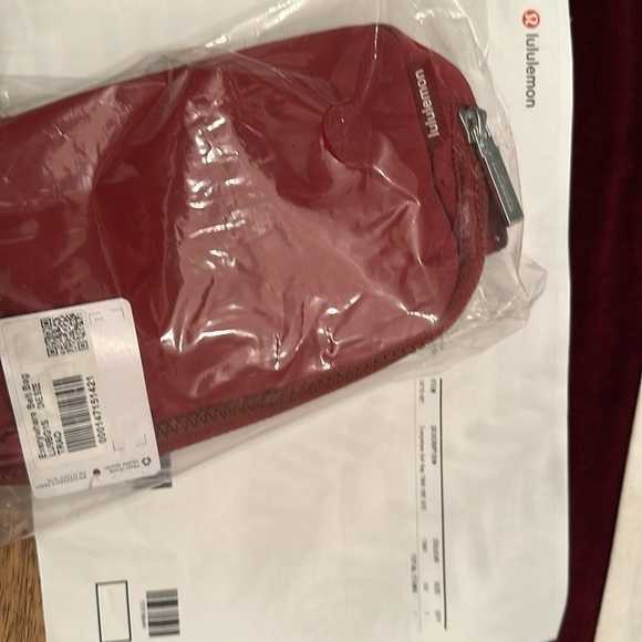 NEW Lululemon everywhere belt bag, in sold out Terra Orange - Picture 11 of 11